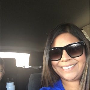 Meet your Posher, Vanessa